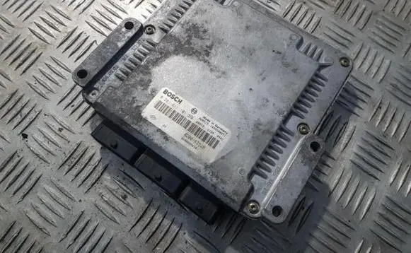 Renault Laguna II Engine control unit/module 0281011101