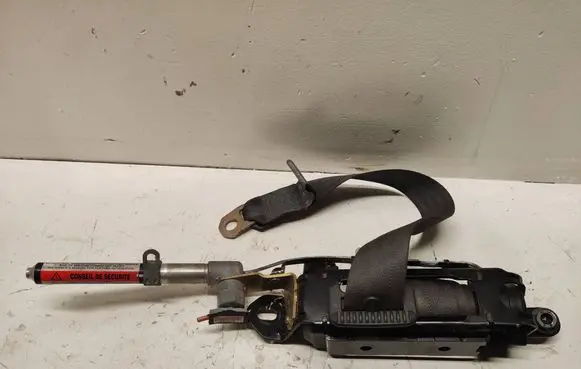 Volvo S40, V40 Front seatbelt 30883633