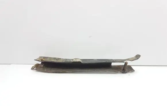Mercedes-Benz R W251 Front bumper mounting bracket A2518801114