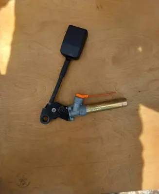 Peugeot 406 Front seatbelt buckle Ac53c589 B5881ac98