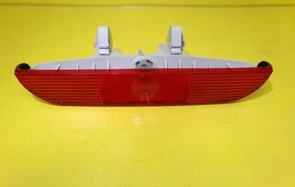 Mazda 3 I Third/center stoplight P3591