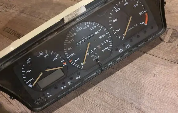 Volkswagen PASSAT B3 Speedometer (instrument cluster) 6160464004 357919033AB
