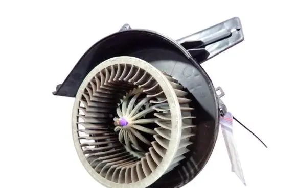 Volkswagen Polo IV 9N3 Heater fan/blower 6Q1820015G