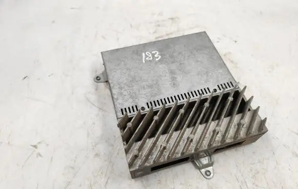 BMW 5 E39 Sound amplifier 8362174 086661063 061095