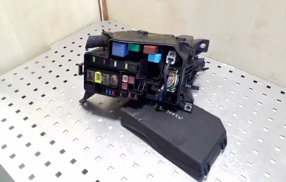 Toyota RAV 4 (XA30) Fuse box set