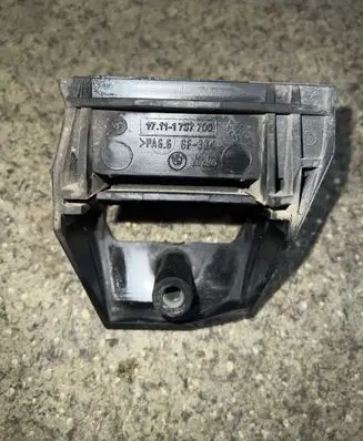 BMW 5 E39 Radiator mount bracket 17111737706 PA66GF30