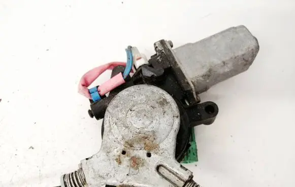 Honda CR-V Rear door window regulator motor