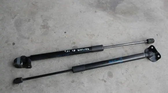 Opel Zafira C Tailgate strut 130KM