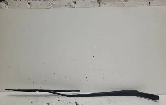 Toyota Avensis T250 Front wiper blade arm