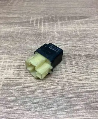 Nissan X-Trail T30 Other relay 2523079972