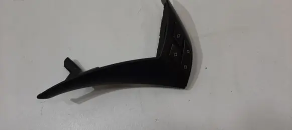 Steering wheel buttons/switches