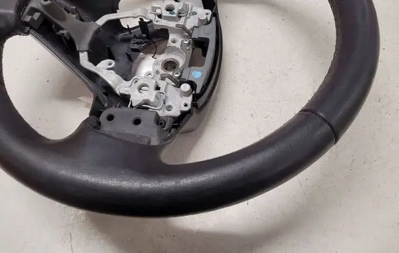 Toyota Avensis T270 Steering wheel K06597T10234367 41101103001 4518405070