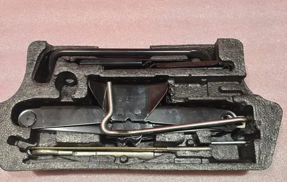 Citroen C4 Grand Picasso Tool set 9661079280