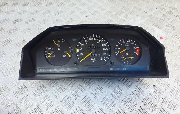 Mercedes-Benz E W124 Speedometer (instrument cluster) 1245431325
