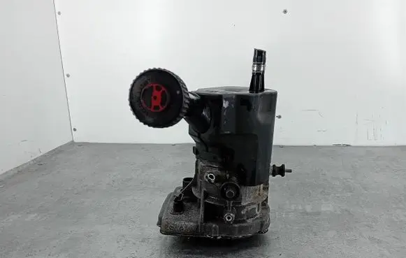 Peugeot 308 Power steering pump 9684554780