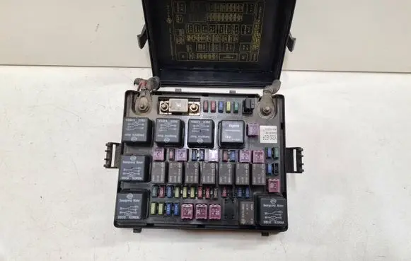 SsangYong Rexton Fuse box set Y220EDF 05B24M AK4920