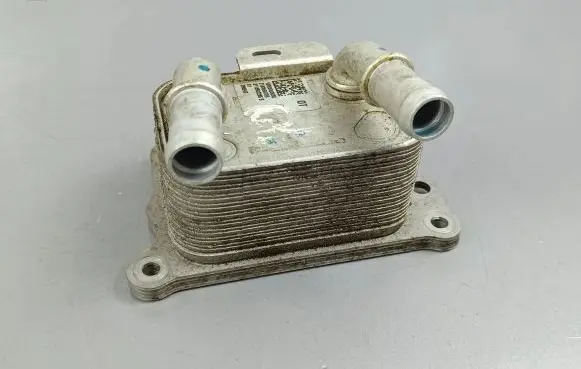 Engine oil radiator