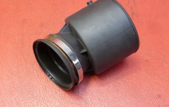 Opel Astra J Air intake duct part 1108402S01