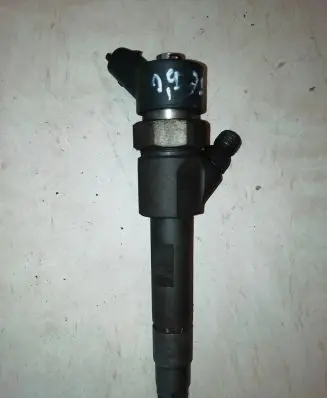 Volvo S40, V40 Fuel injector 0445110021