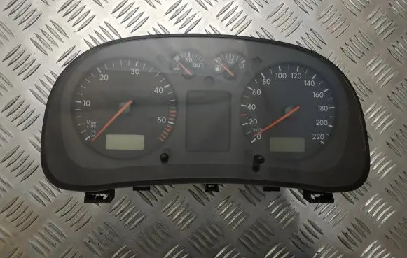 Volkswagen Golf IV Speedometer (instrument cluster) 1J0919860B