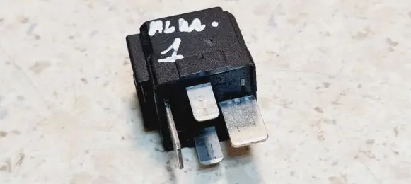 Nissan Almera N16 Other relay 252309F915 2219382 20516