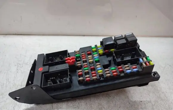 Land Rover Range Rover Sport L320 Fuse module AH2214F041BE 519329601