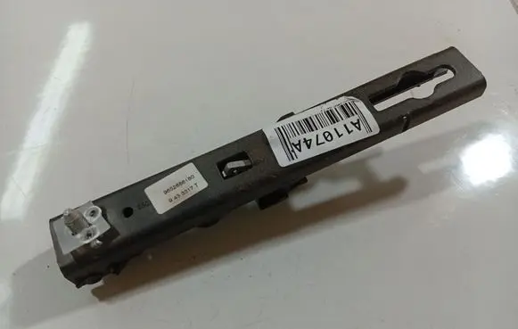 Peugeot Expert Seat belt adjustment rail 9652686180