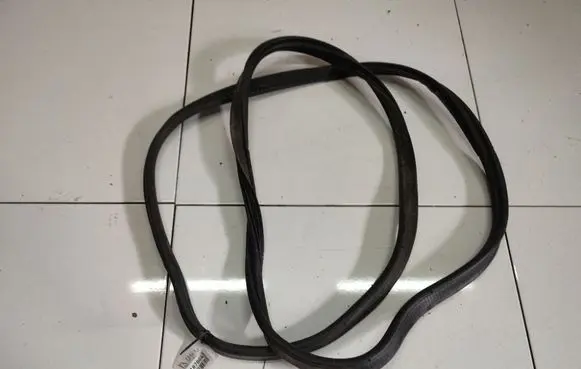 Volkswagen Polo IV 9N3 Trunk rubber seal (body) 
