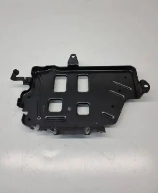 Land Rover Evoque II Intercooler pipe mounting bracket K8D26K767BA
