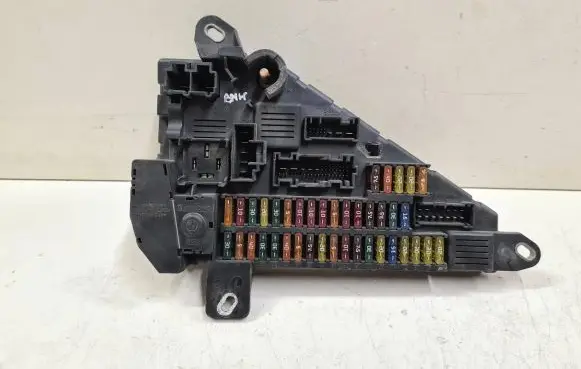 BMW 5 E60 E61 Fuse module 690661803 6906618 518890017
