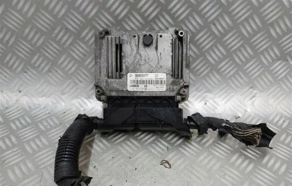 Chevrolet Captiva Engine control unit/module ECU 96858577