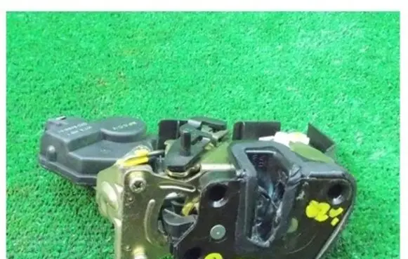 Hyundai Terracan Rear door lock