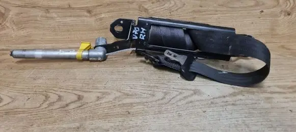 Volvo V70 Front seatbelt