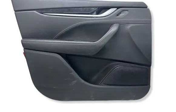Maserati Levante Front door card panel trim 00700000004 58912808 05000015759
