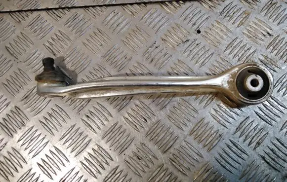 Volkswagen PASSAT B5 Front lower control arm/wishbone
