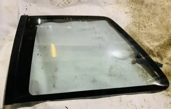Mazda 323 Rear side window