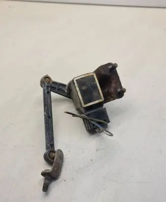 Mercedes-Benz E W211 Air suspension front height level sensor A0105427717