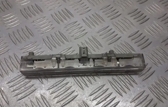 Toyota Yaris Third/center stoplight