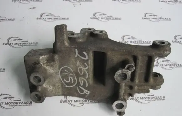 Engine mounting bracket