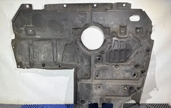 Lexus CT 200H Engine splash shield/under tray 5141076013