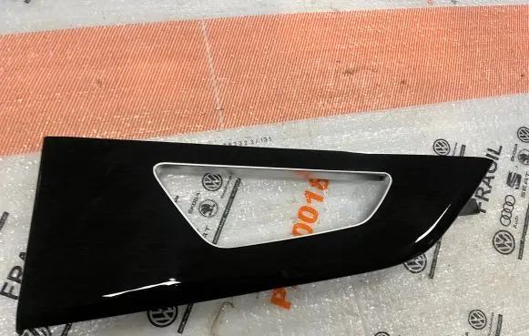 Audi Q7 4M Rear door card panel trim 4M8867450D