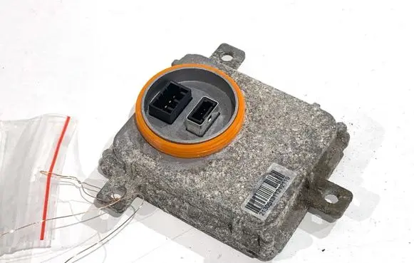 Volkswagen Phaeton Voltage converter/converter module 8K0941597B