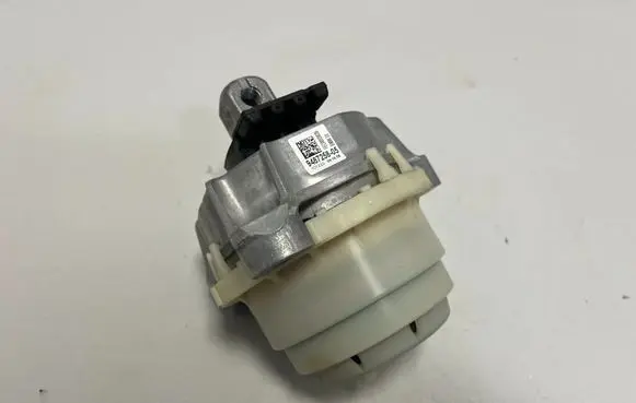 Engine mount bracket