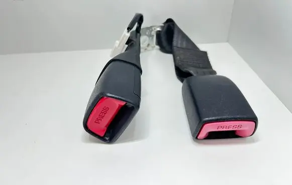 Lexus GS 300 350 430 450H Middle seatbelt buckle (rear) E519005 E063002 E034501