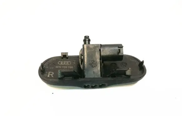 Windshield washer spray nozzle