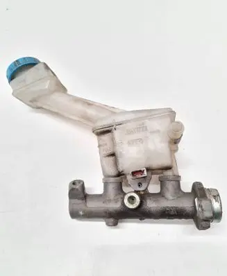 Master brake cylinder