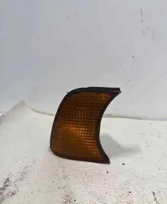 BMW 5 E34 Front indicator light 1384034