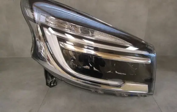 Renault Trafic III (X82) Headlight/headlamp 260109054R