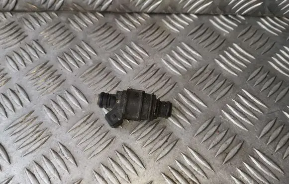 Land Rover Freelander Fuel injector MJY100620