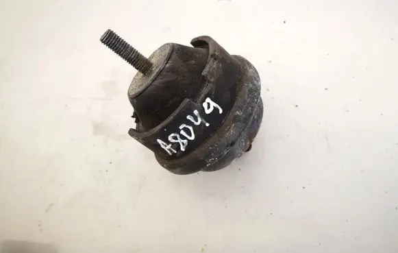 Peugeot Partner Engine mount bracket